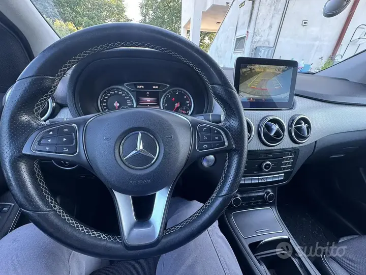 Mercedes-Benz B-Class 2017 photo 4