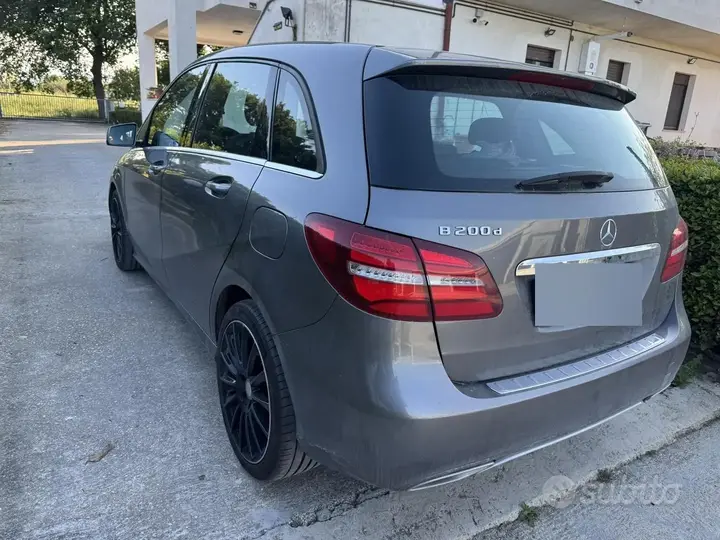 Mercedes-Benz B-Class 2017 photo 3