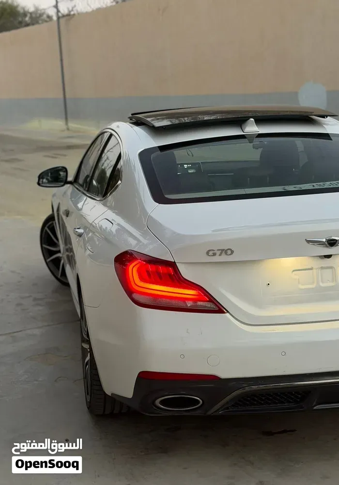 Genesis G70 2020 photo 2