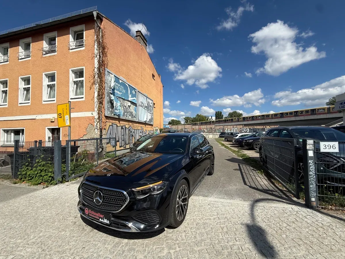 Mercedes-Benz E-Class 2024 photo 3