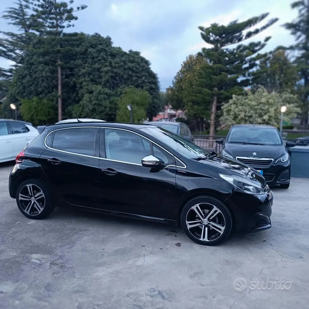 Peugeot 208 2016 photo 5
