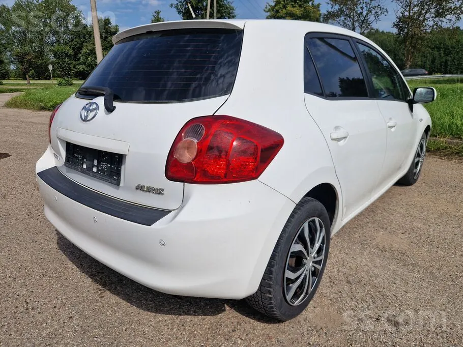 Toyota Auris 2008 photo 2