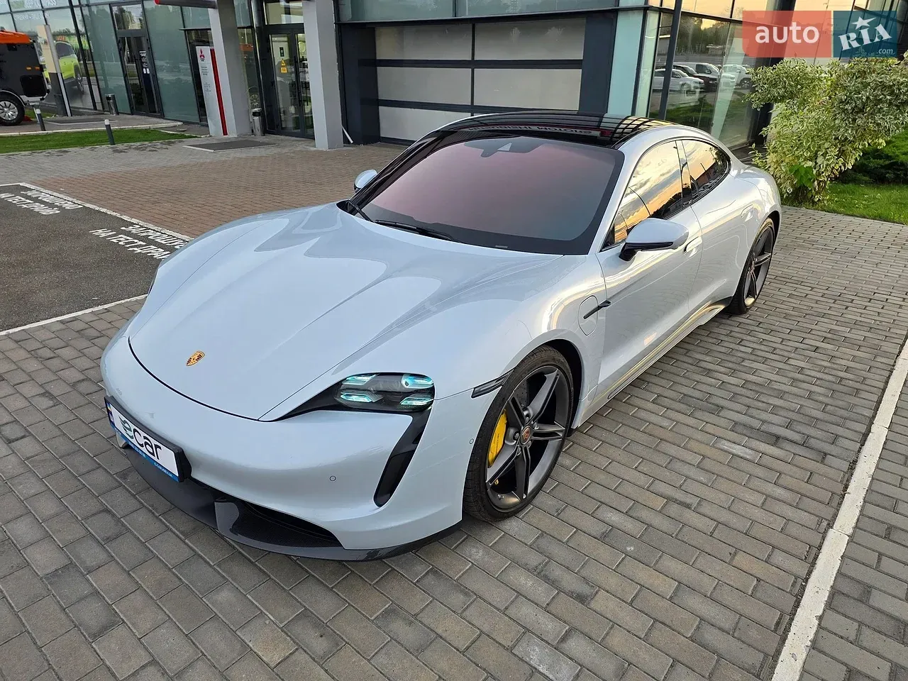 Porsche Taycan 2021 photo 4