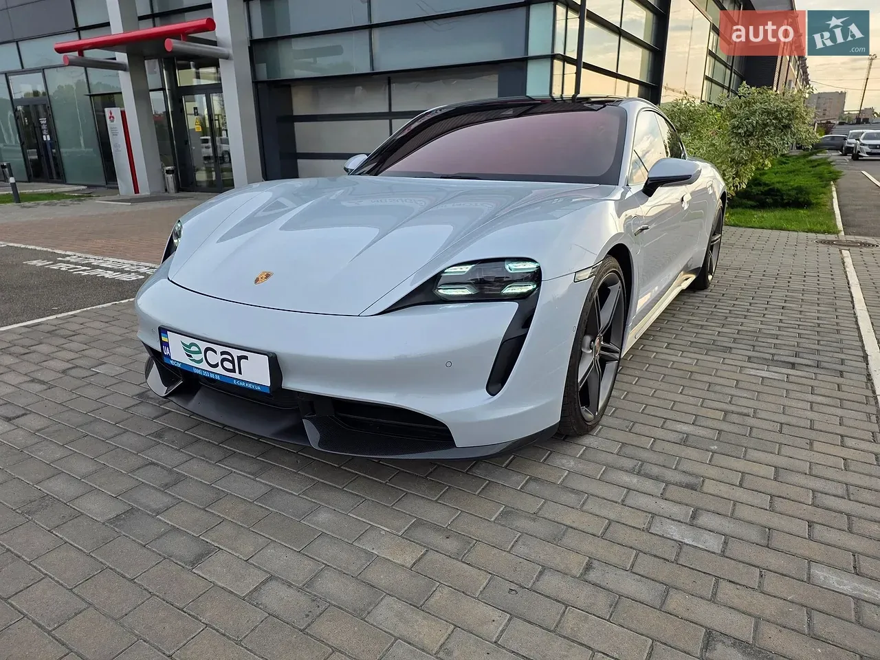 Porsche Taycan 2021 photo 3