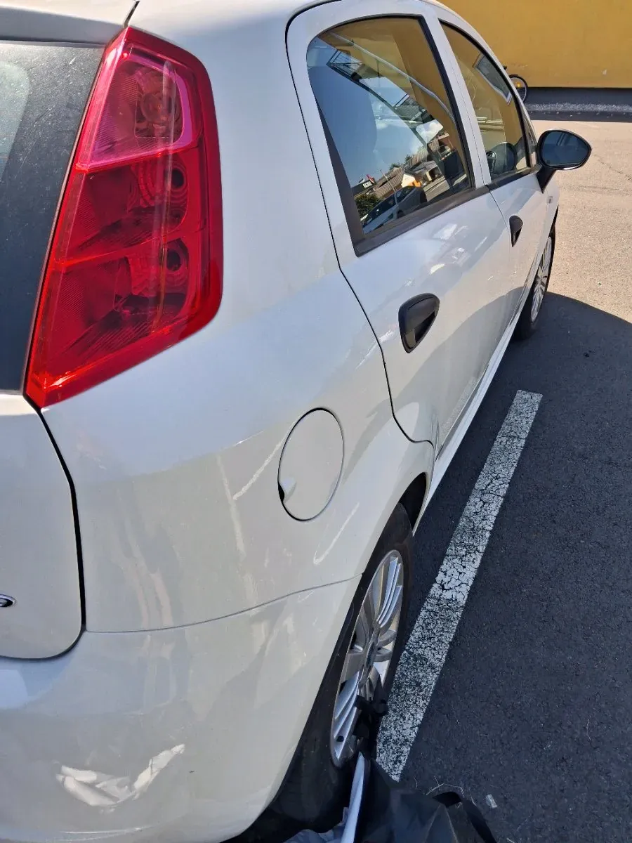 Fiat Grande Punto 2008 photo 3