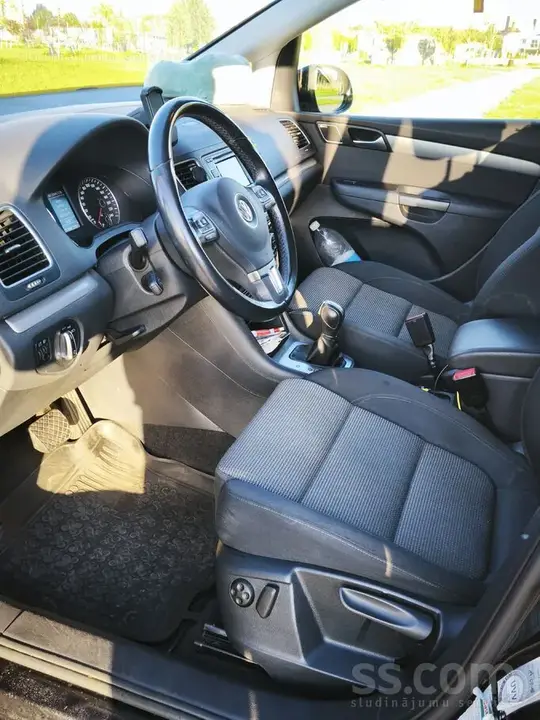 Volkswagen Sharan 2015 photo 2