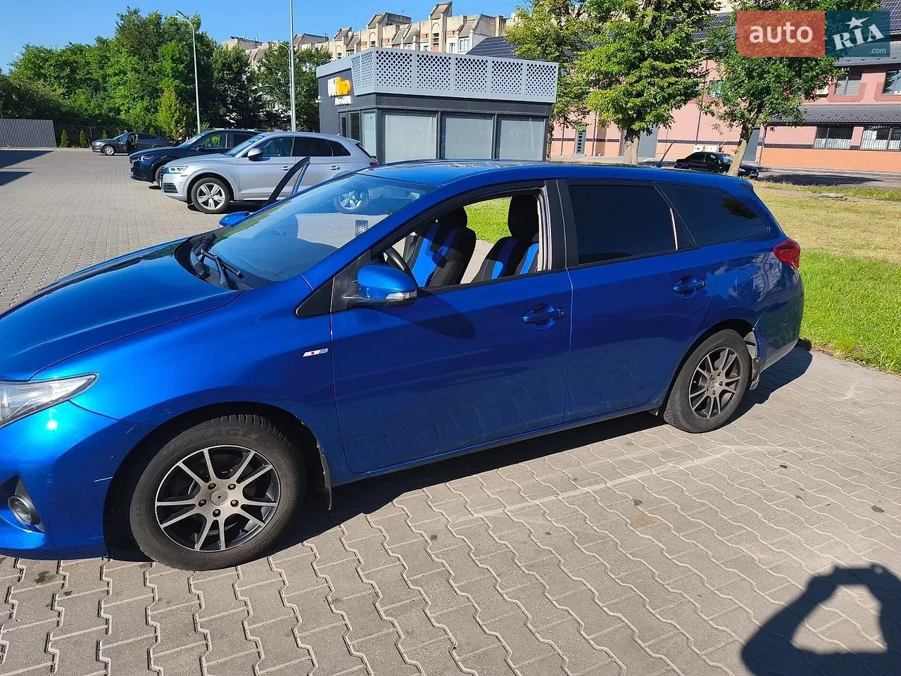 Toyota Auris 2015 photo 5
