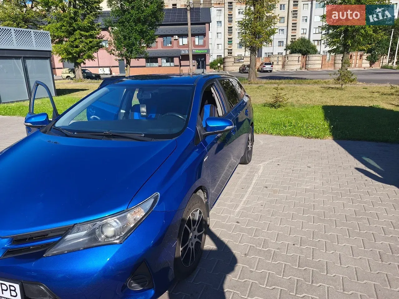 Toyota Auris 2015 photo 3