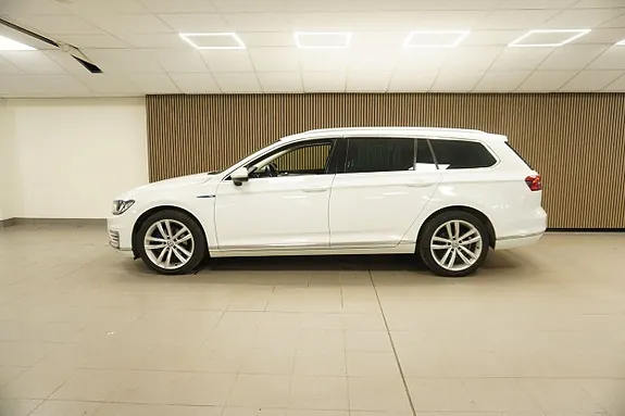 Volkswagen Passat 2018 photo 5