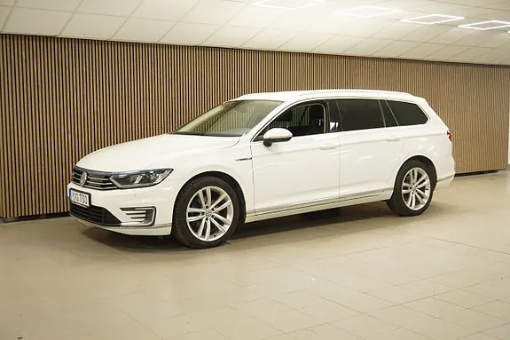 Volkswagen Passat 2018 photo 2