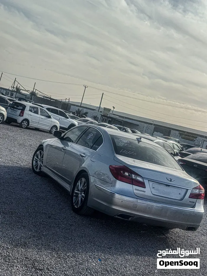 Genesis Sonata 2012 photo 2