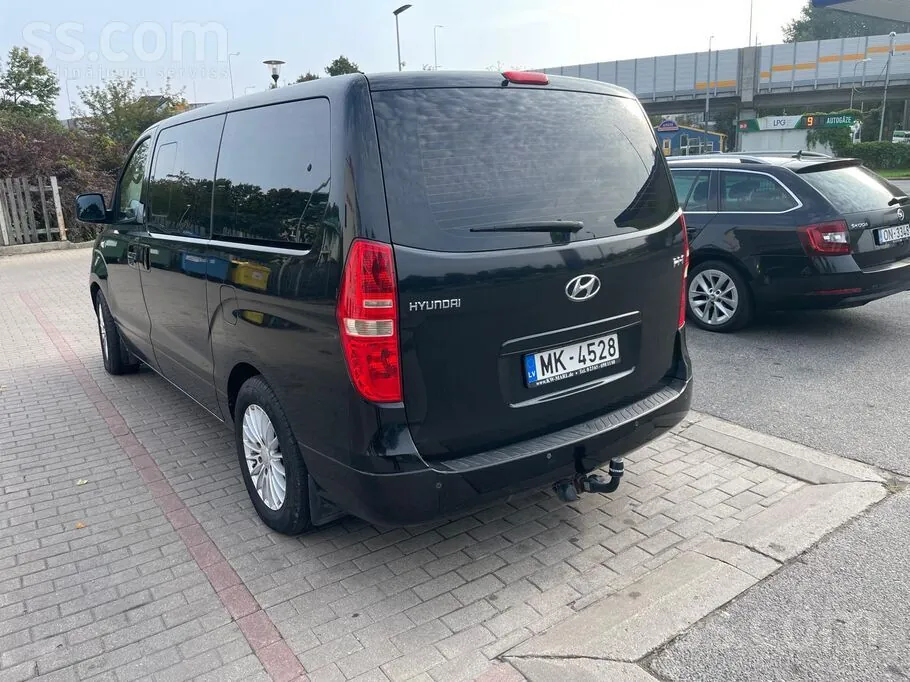 Hyundai H1 2011 photo 2