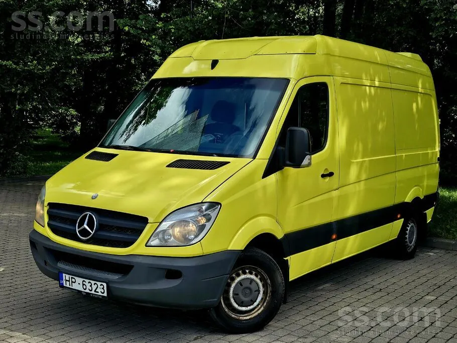 Mercedes-Benz Sprinter 2011 photo 2