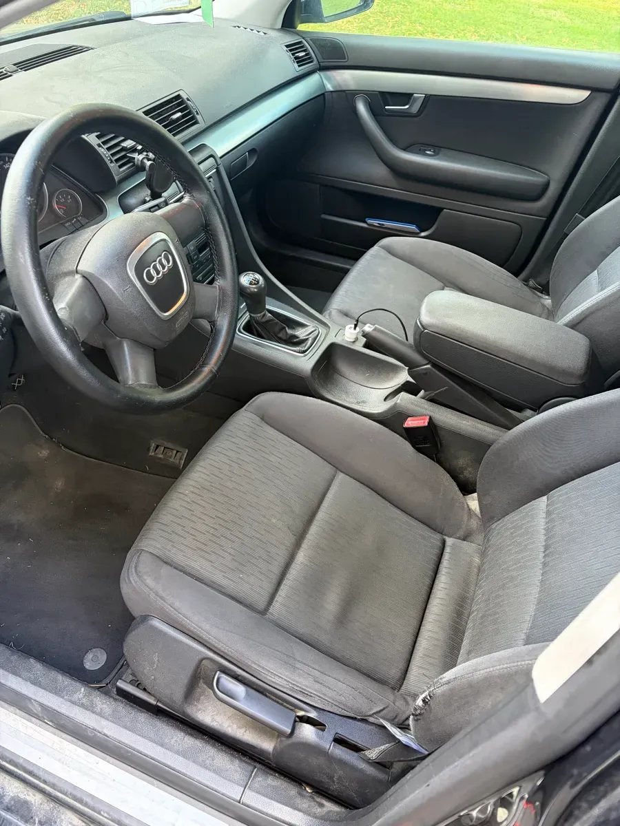 Audi A4 2005 photo 2