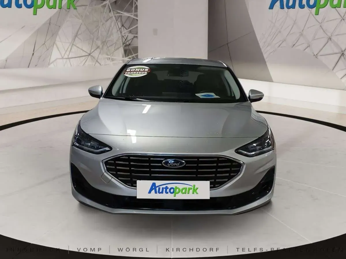 Ford Focus 2024 photo 2