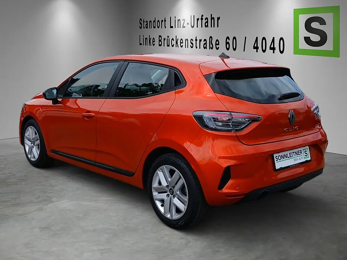 Renault Clio 2024 photo 2