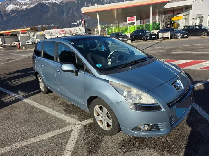 Peugeot 5008 2010 photo 2