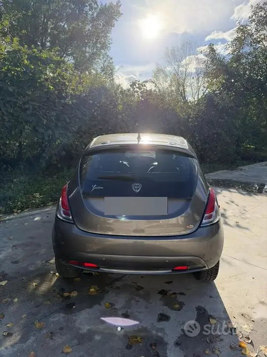 Lancia Ypsilon 2016 photo 2