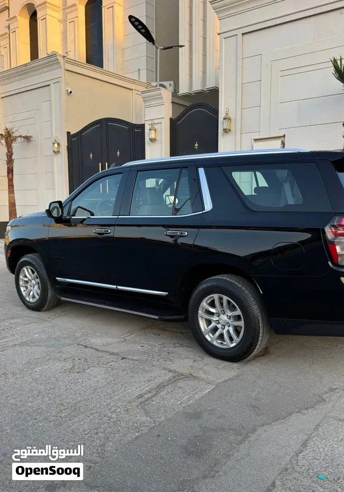 Chevrolet Tahoe 2023 photo 2
