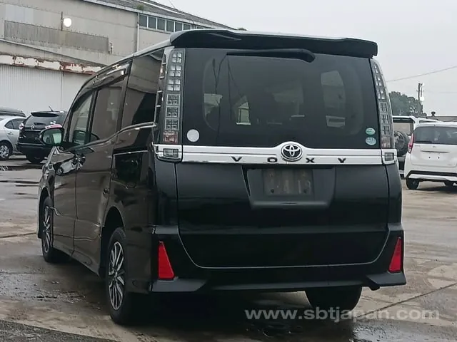 Toyota Voxy Zs 2016 photo 5