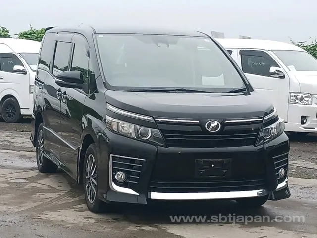 Toyota Voxy Zs