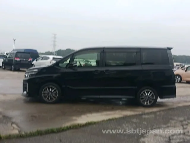 Toyota Voxy Zs 2016 photo 4