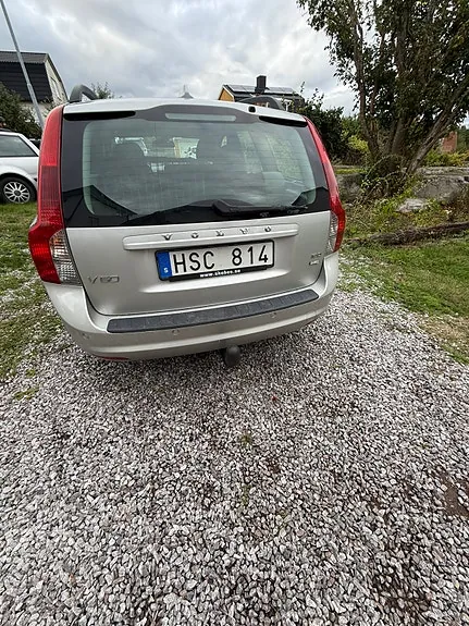 Volvo V50 2010 photo 2