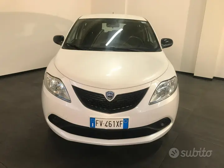 Lancia Ypsilon 2019 photo 2