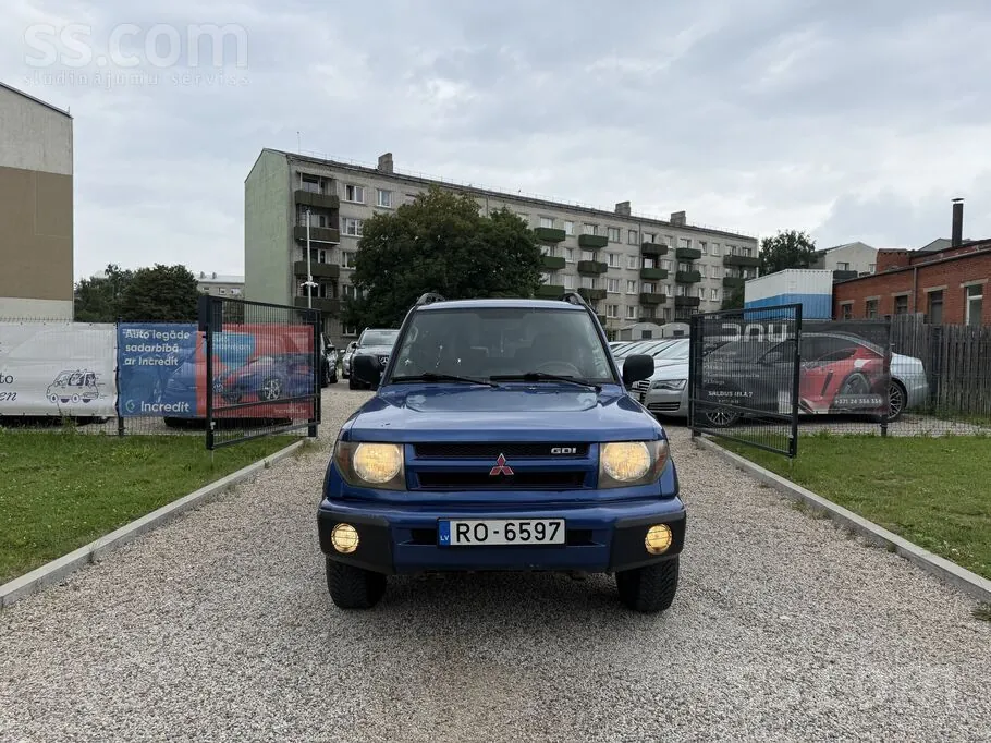 Mitsubishi Pajero Pinin 2001 photo 2