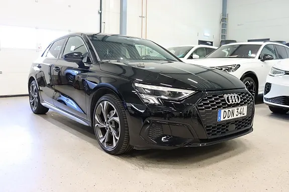 Audi A3 2022 photo 2
