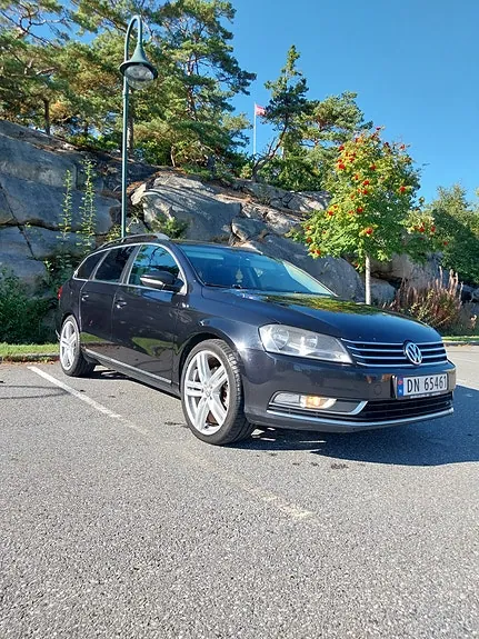 Volkswagen Passat 2011 photo 2