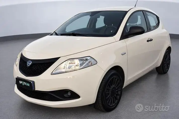 Lancia Ypsilon