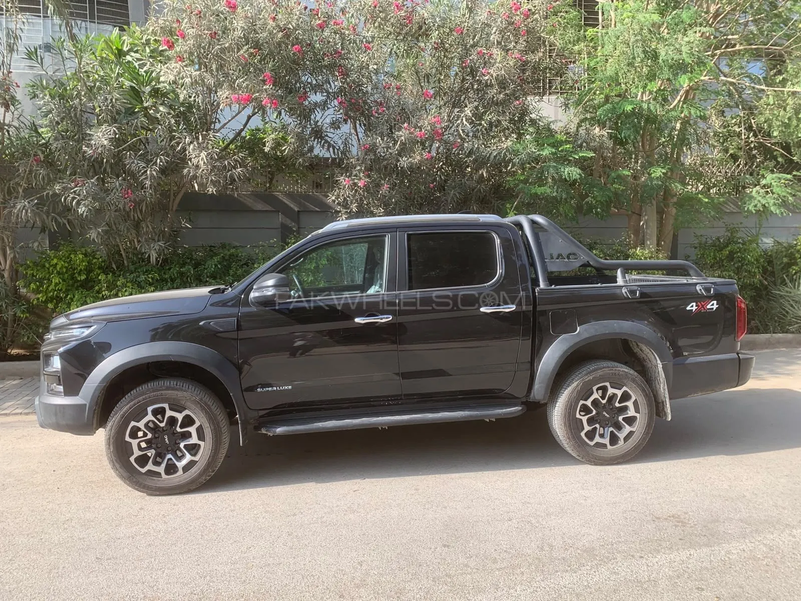 JAC T9