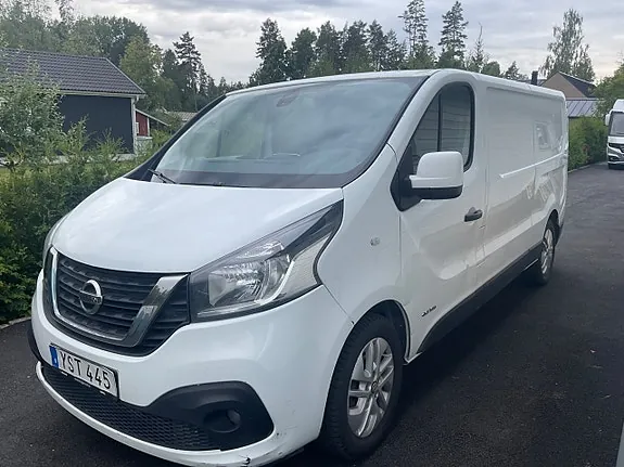Nissan Nv300 2018 photo 2