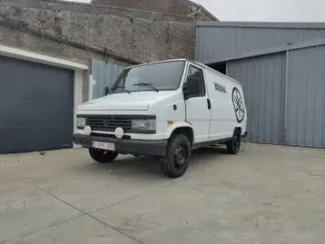 Peugeot J5