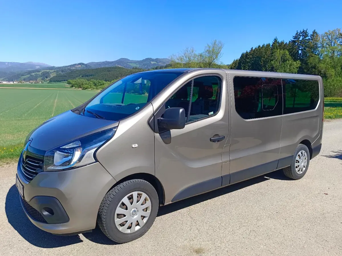 Renault Trafic 2018 photo 2