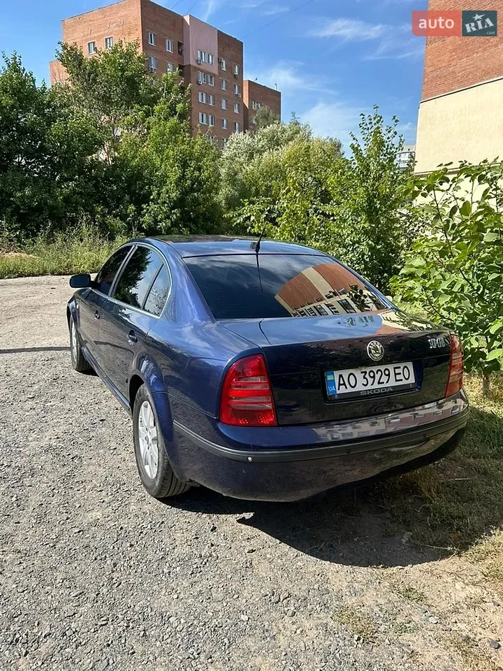 Skoda Superb 2004 photo 4