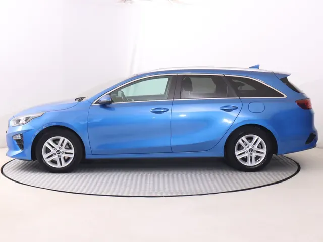 Kia Ceed Sw 2021 photo 2