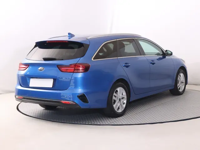 Kia Ceed Sw 2021 photo 4