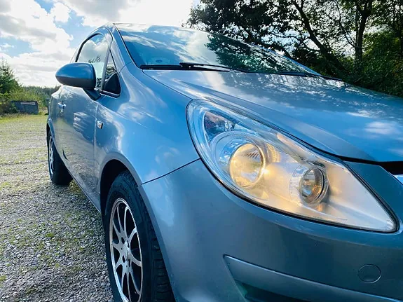 Opel Corsa 2010 photo 3