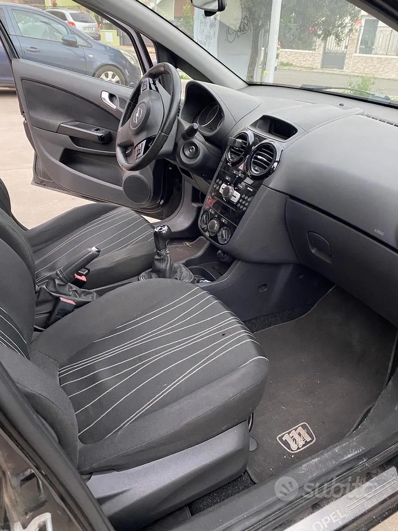 Opel Corsa D 2010 photo 4