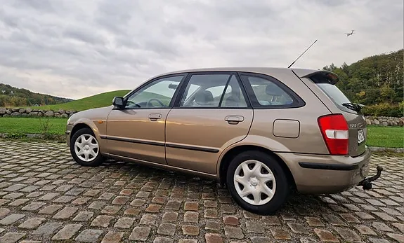 Mazda 323