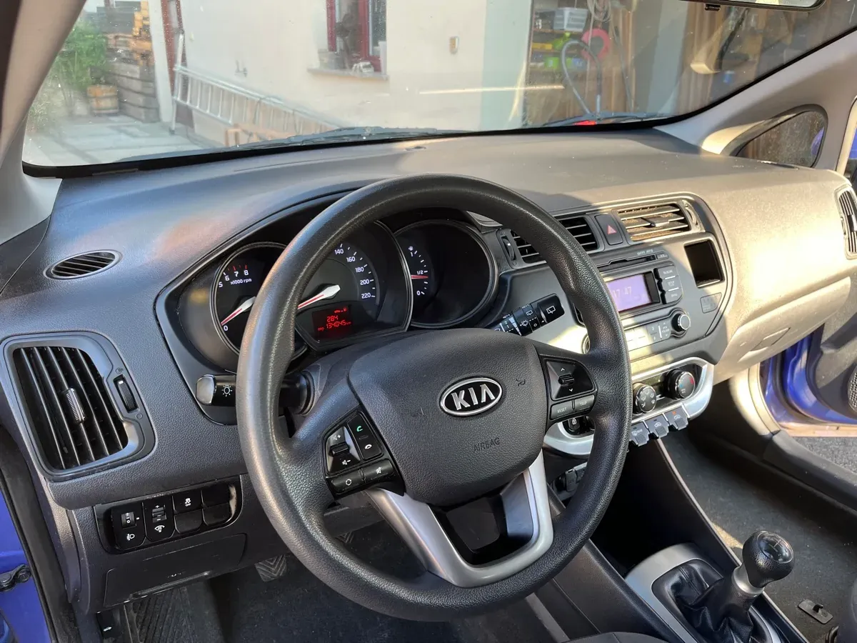 Kia Rio 2012 photo 2