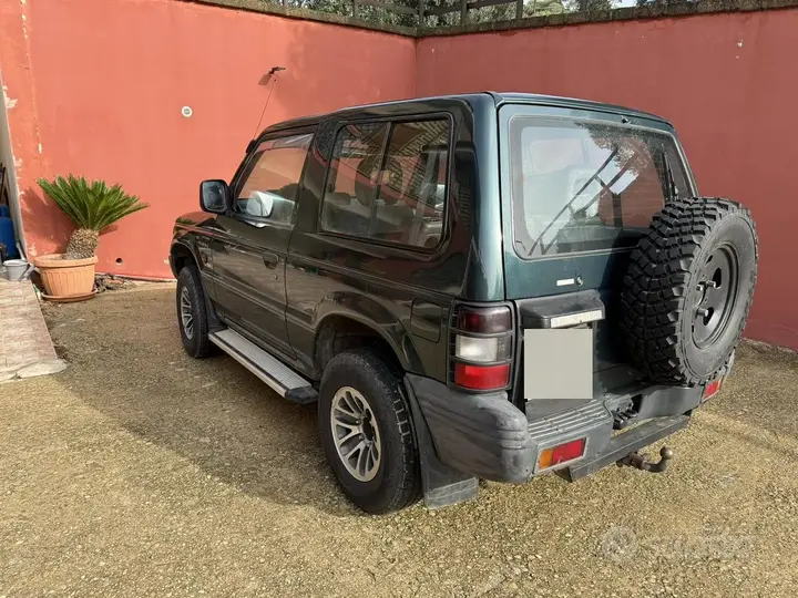 Mitsubishi Pajero 1997 photo 2