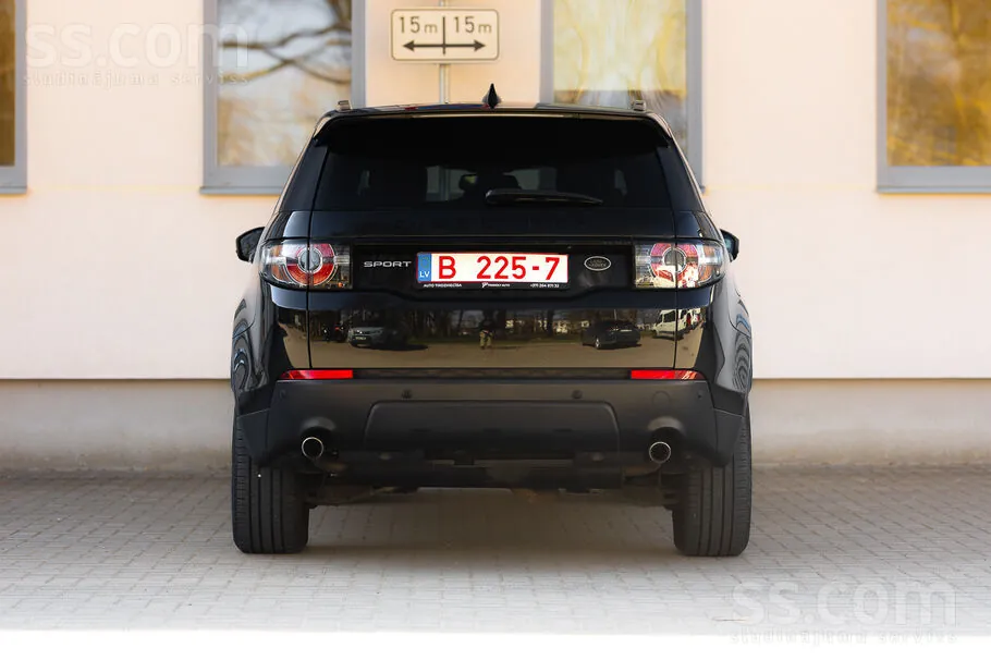 Land Rover Discovery Sport 2017 photo 4
