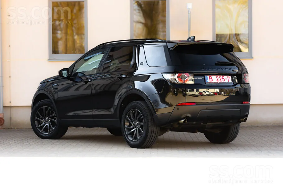 Land Rover Discovery Sport 2017 photo 5