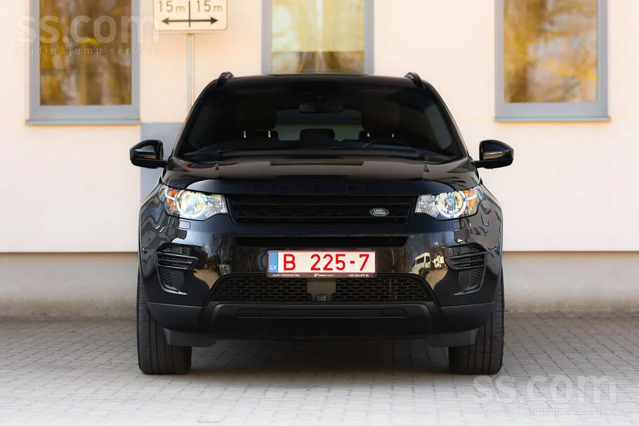 Land Rover Discovery Sport 2017 photo 2