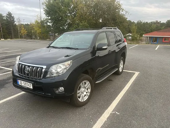 Toyota Land Cruiser 2011 photo 2