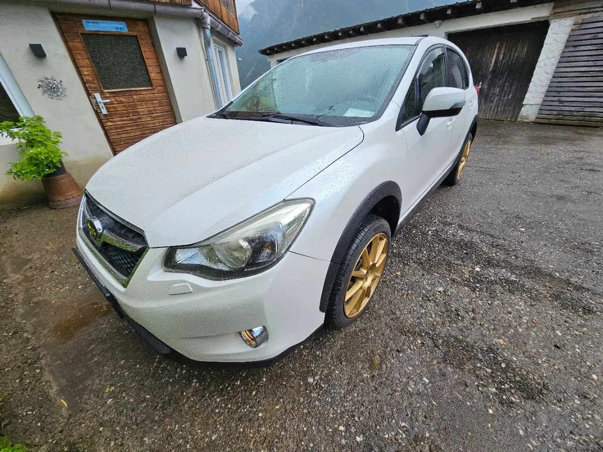 Subaru Xv 2012 photo 2