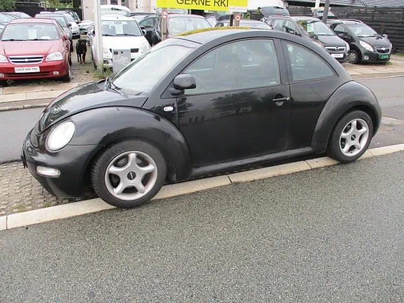 Volkswagen New Beetle 1999 photo 2